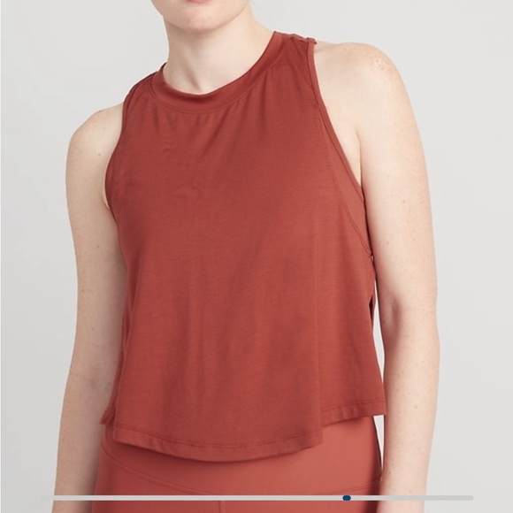 Old Navy Sleeveless UltraLite All Day Performance Cropped Top - Picture 2 of 7